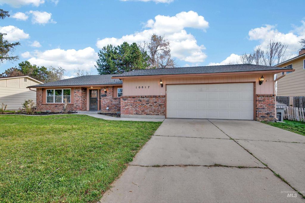 Photo of 10817 W Ashburton Drive, Boise, ID 83709 (MLS # 98978926)