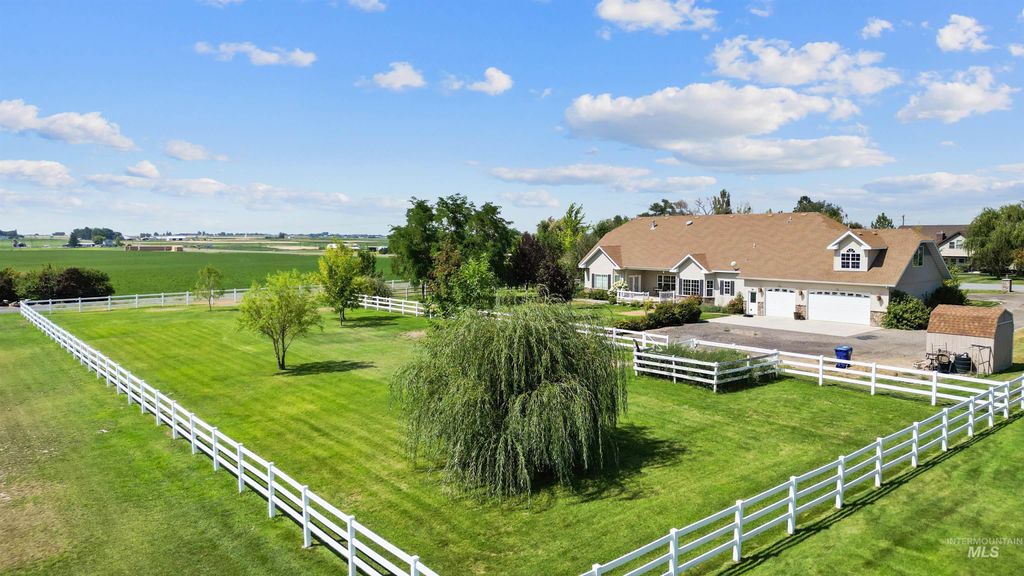 Photo of 3703 E 3793 N, Kimberly, ID 83341 (MLS # 98951907)