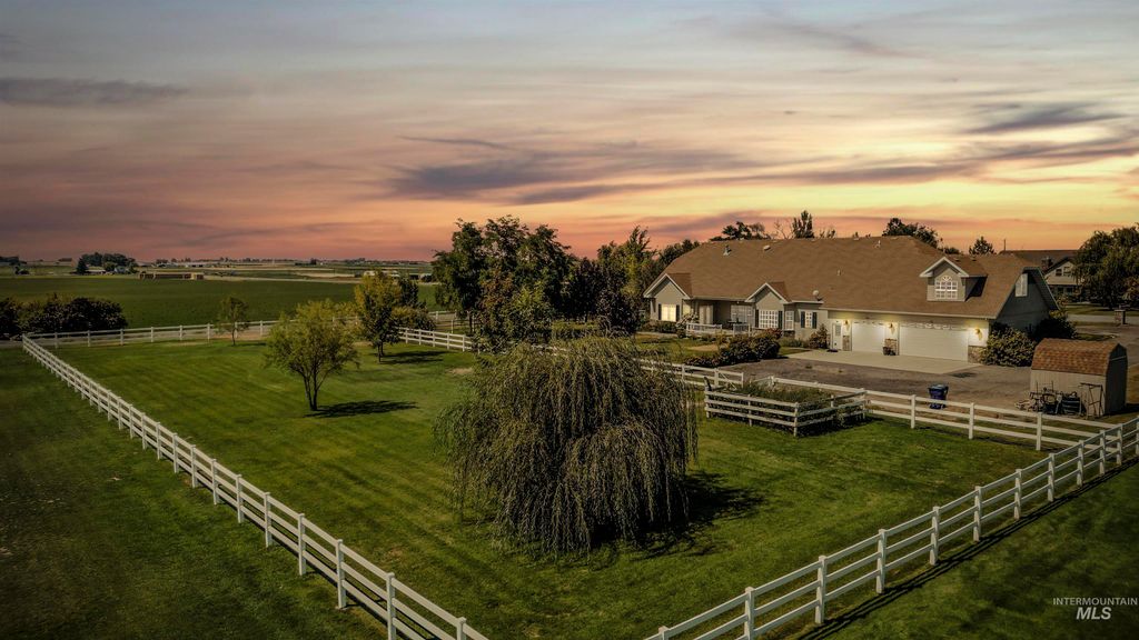 Photo of 3703 E 3793 N, Kimberly, ID 83341 (MLS # 98951907)