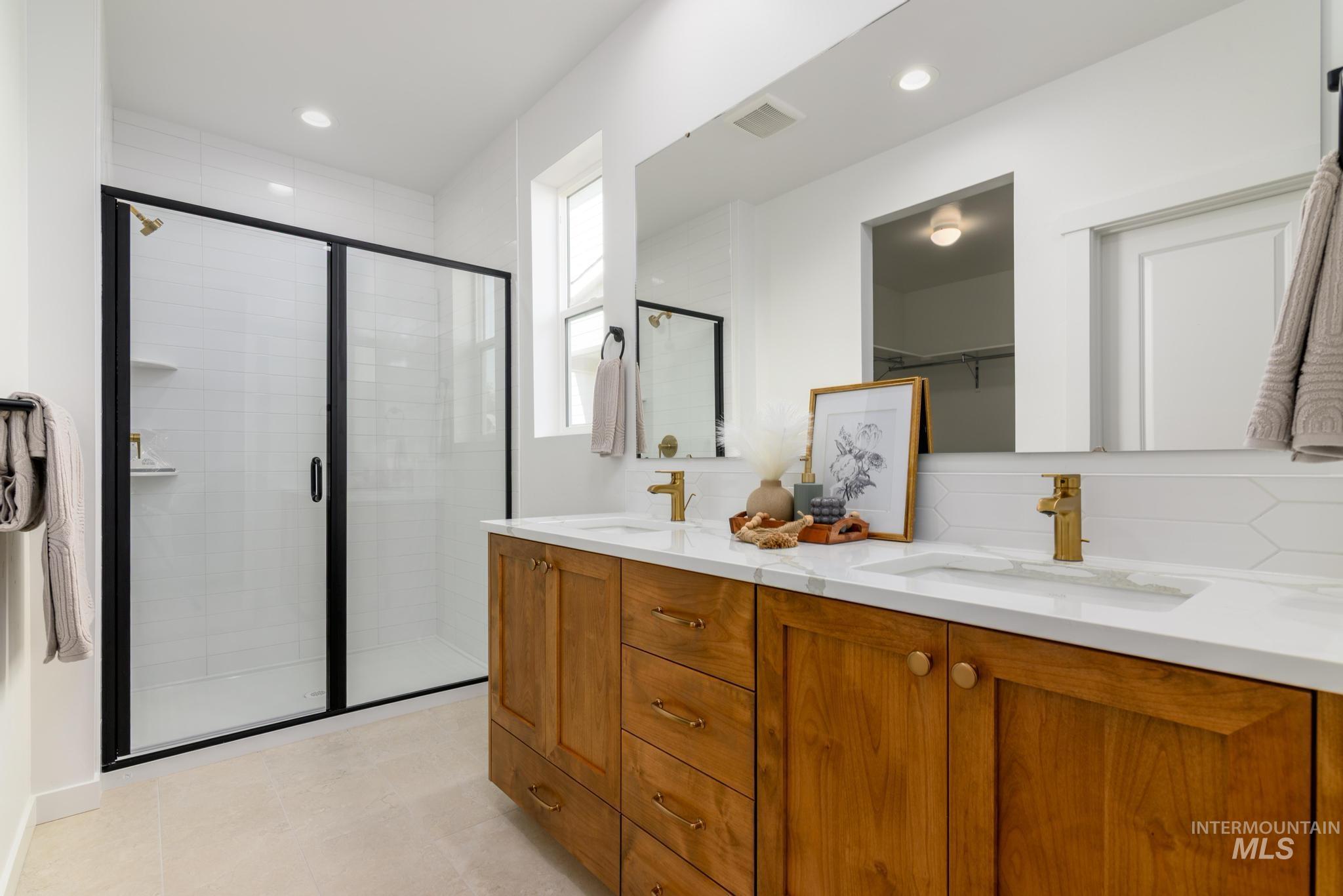 1851 W Blue Lightning St