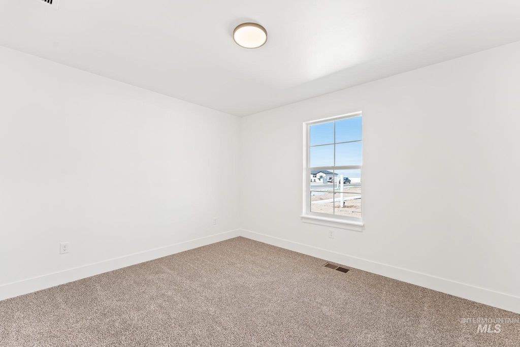 Photo of 1330 19th Ave E, Jerome, ID 83338 (MLS # 98978264)