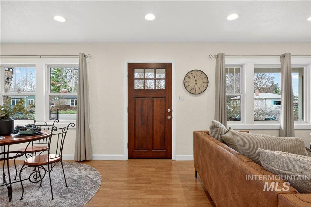 Photo of 506 N Hillview Drive, Boise, ID 83712 (MLS # 98977626)