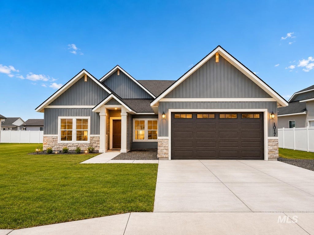 Photo of 1012 Paintbrush Ave, Kimberly, ID 83341 (MLS # 98996740)