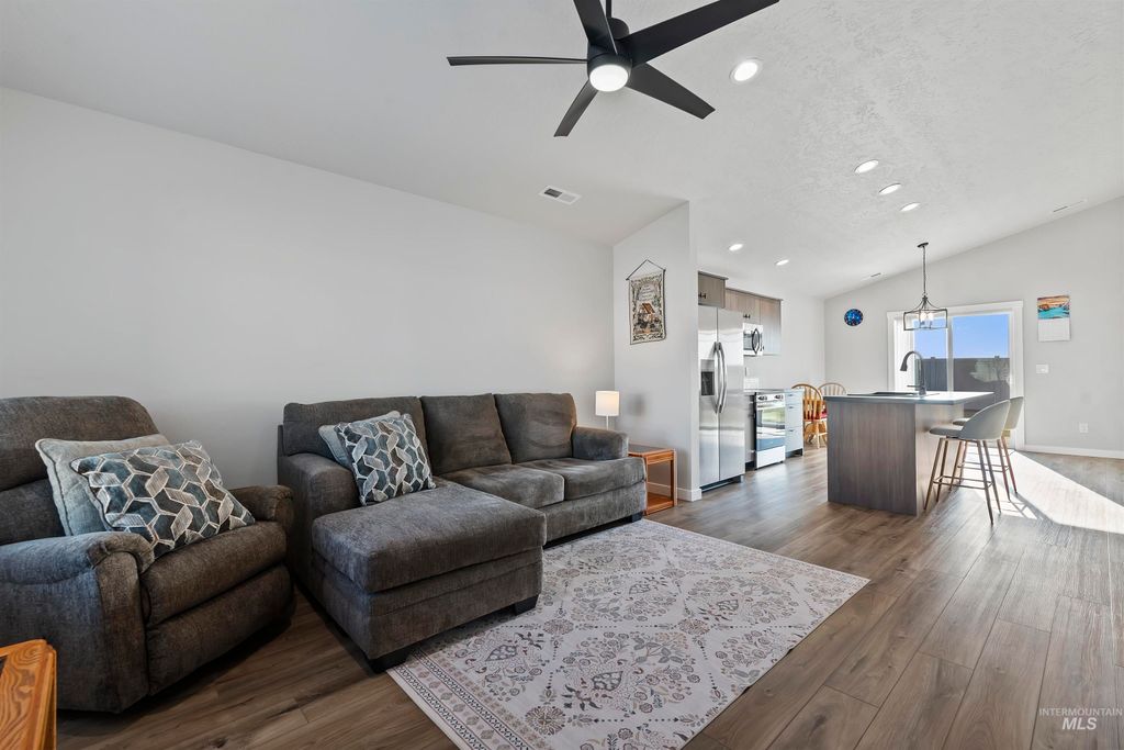 Photo of 3923 W Tribute St, Meridian, ID 83642 (MLS # 98971832)