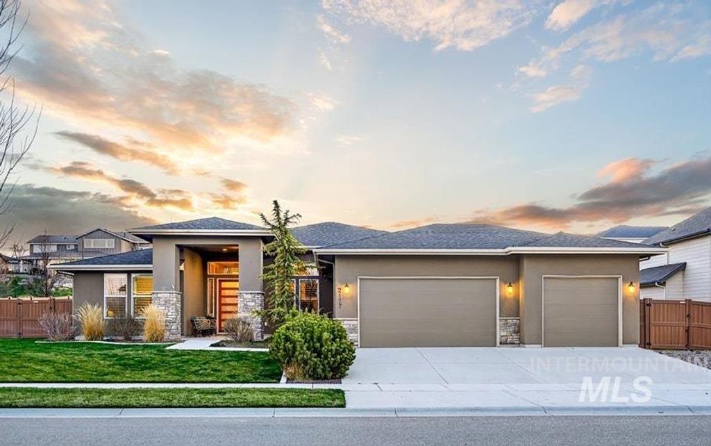 Photo of 2177 E Mores Trail Dr, Meridian, ID 83642 (MLS # 98977776)