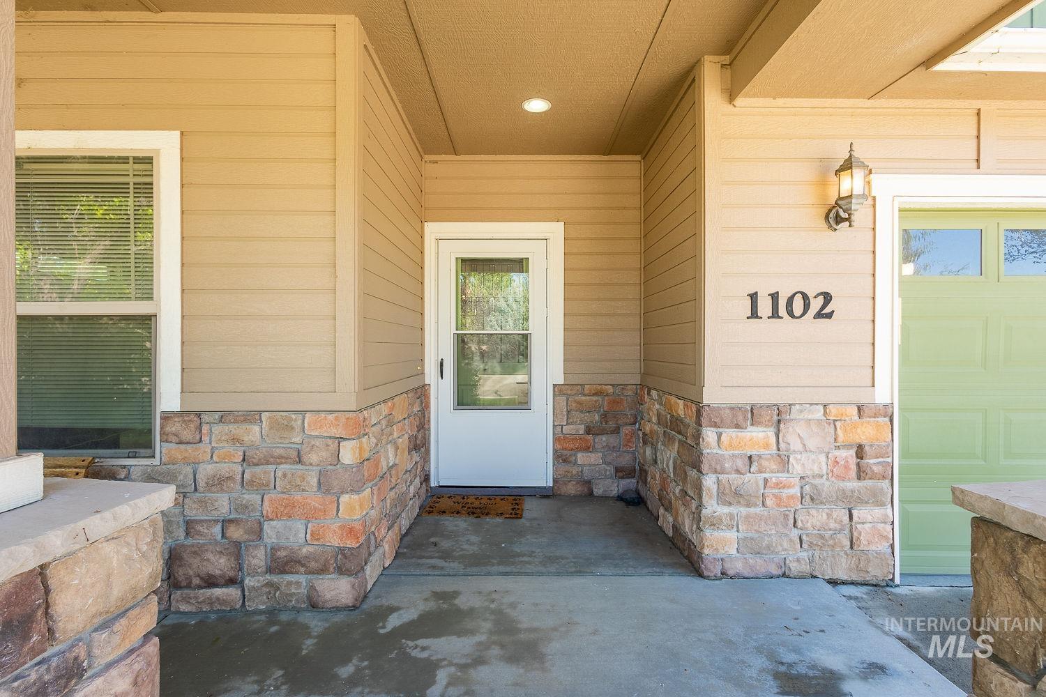 1102 N Little Camas Ave