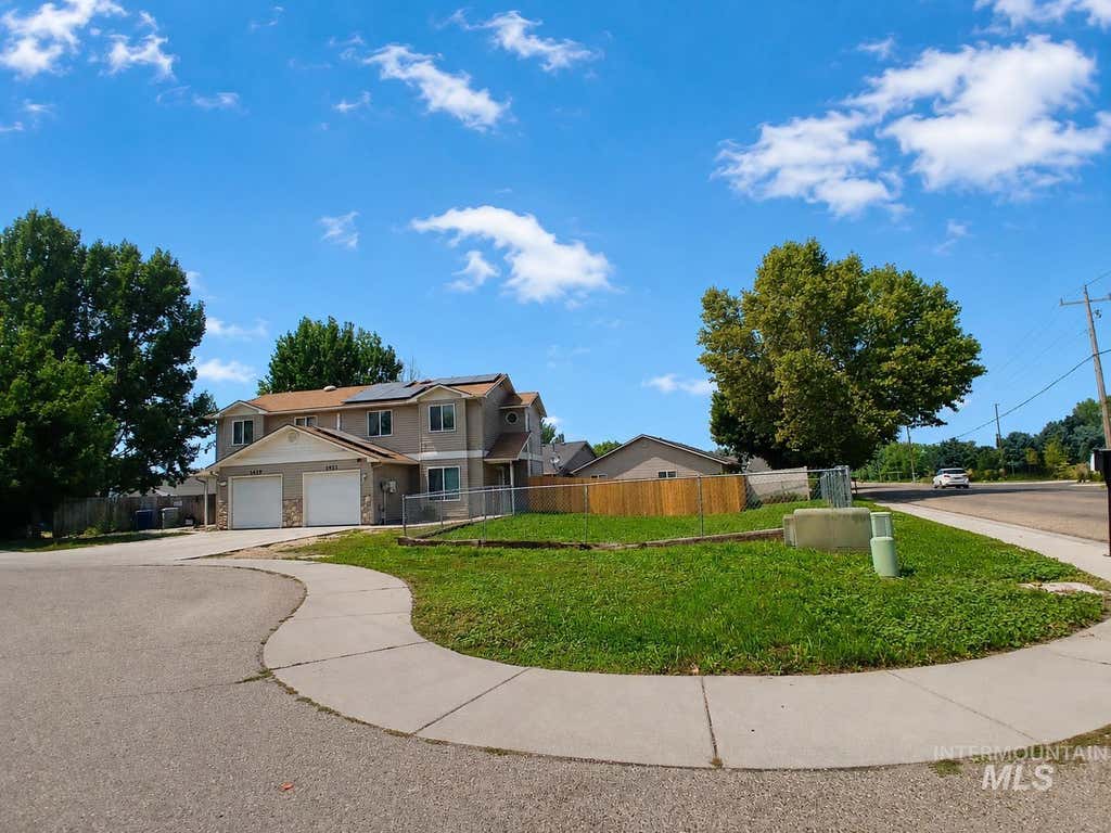 Photo of 1421 W Orchard Ave, Nampa, ID 83651 (MLS # 98996198)
