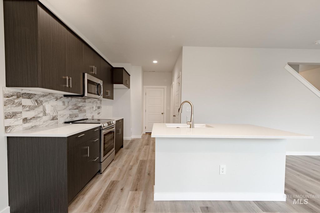 Photo of 4384 N Alameda Creek Ave, Meridian, ID 83646 (MLS # 98984751)