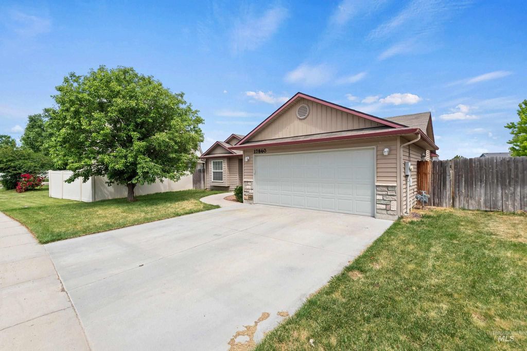 Photo of 17860 Monarch Way, Nampa, ID 83687 (MLS # 98988496)