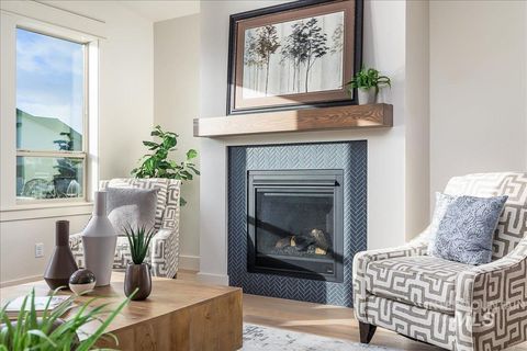 Photo of 8320 W Meltwater Ln, Eagle, ID 83616 (MLS # 98976193)