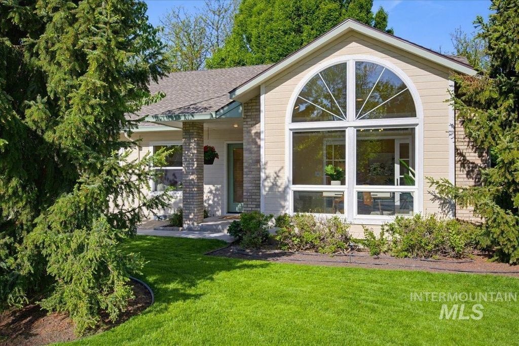 Photo of 5491 N Crimson Way, Boise, ID 83703 (MLS # 98986115)