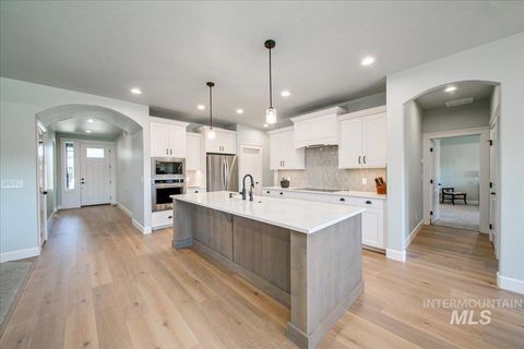 Photo of 76 S Ziklag Ave, Kuna, ID 83634 (MLS # 98970855)