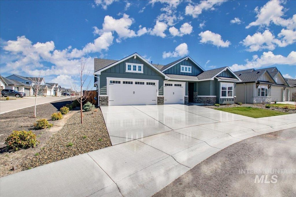 Photo of 76 S Ziklag Ave, Kuna, ID 83634 (MLS # 98970855)