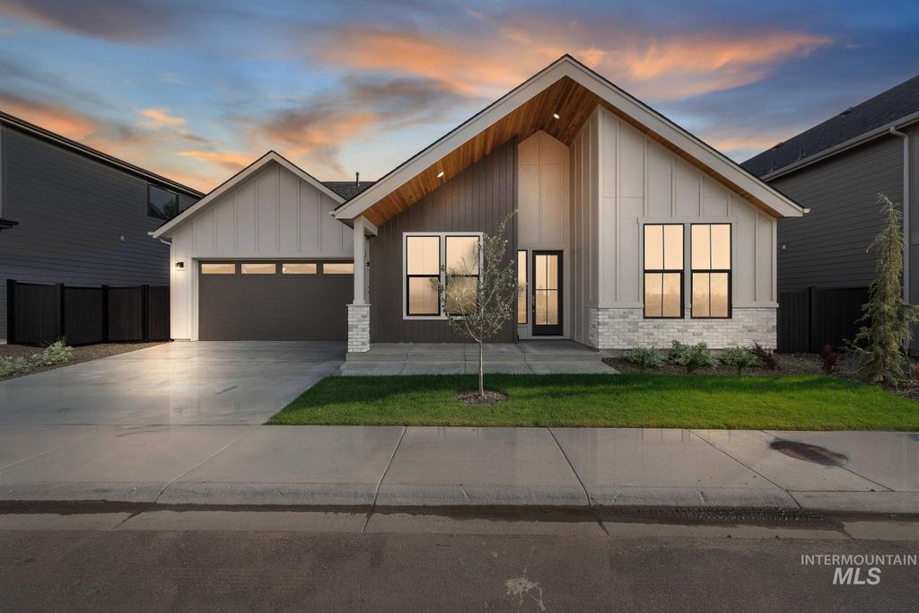 Photo of 967 W Malbar St, Meridian, ID 83646 (MLS # 98965805)
