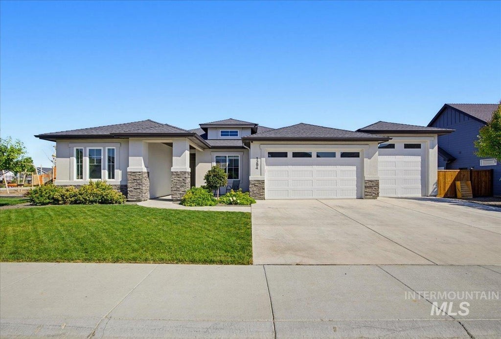 Photo of 1294 W Tenzing Ct, Nampa, ID 83686 (MLS # 98999541)