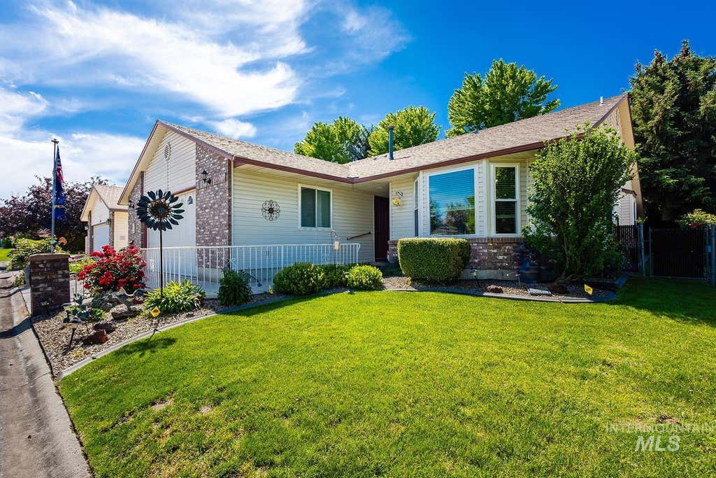 Photo of 703 N Dover Crt CT, Nampa, ID 83651 (MLS # 98988881)