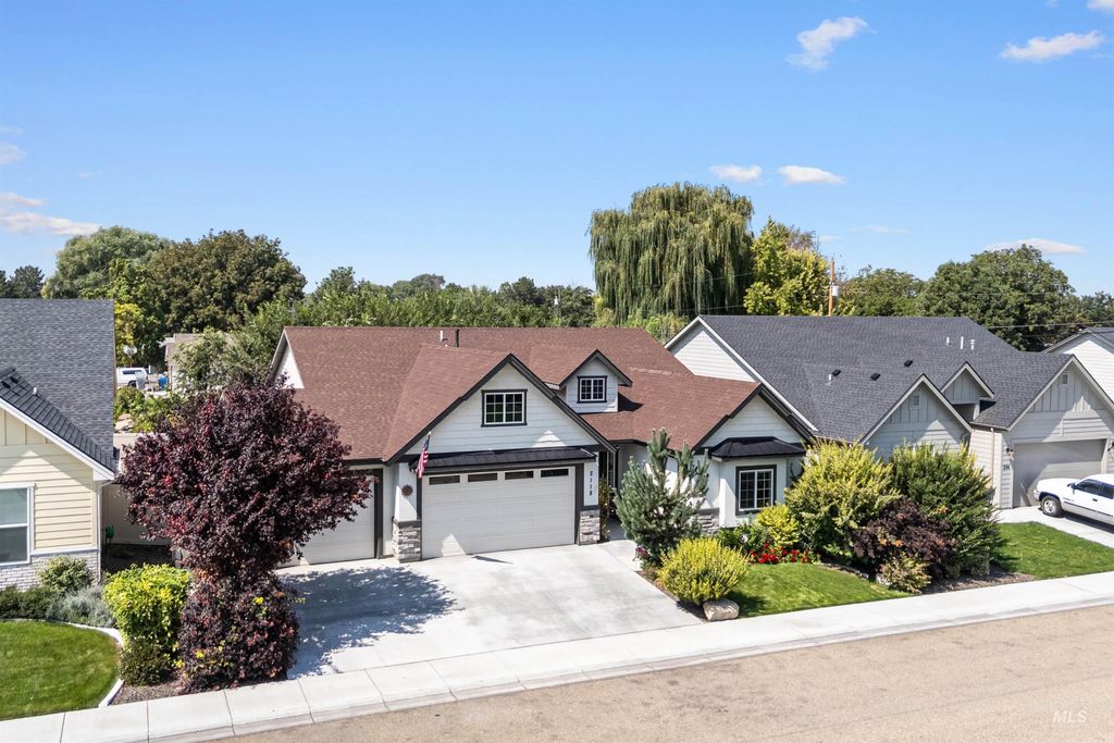Photo of 2118 Sunset Ave, Caldwell, ID 83605 (MLS # 98975303)