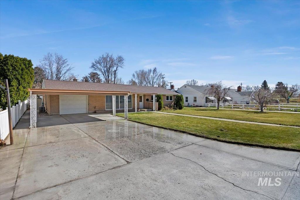 Photo of 1214 H Street, Rupert, ID 83350 (MLS # 98978805)