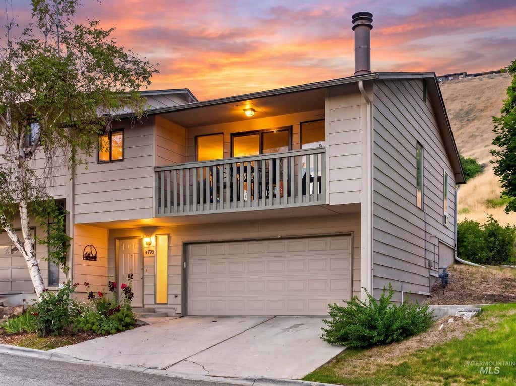 Photo of 4790 Bitterbrush Dr, Boise, ID 83617 (MLS # 98991223)