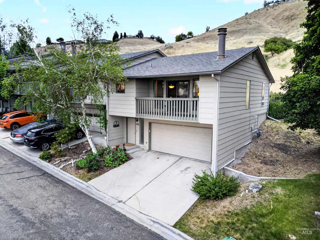 Photo of 4790 Bitterbrush Dr, Boise, ID 83617 (MLS # 98991223)