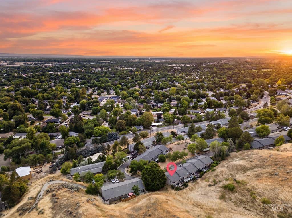 Photo of 4790 Bitterbrush Dr, Boise, ID 83617 (MLS # 98991223)