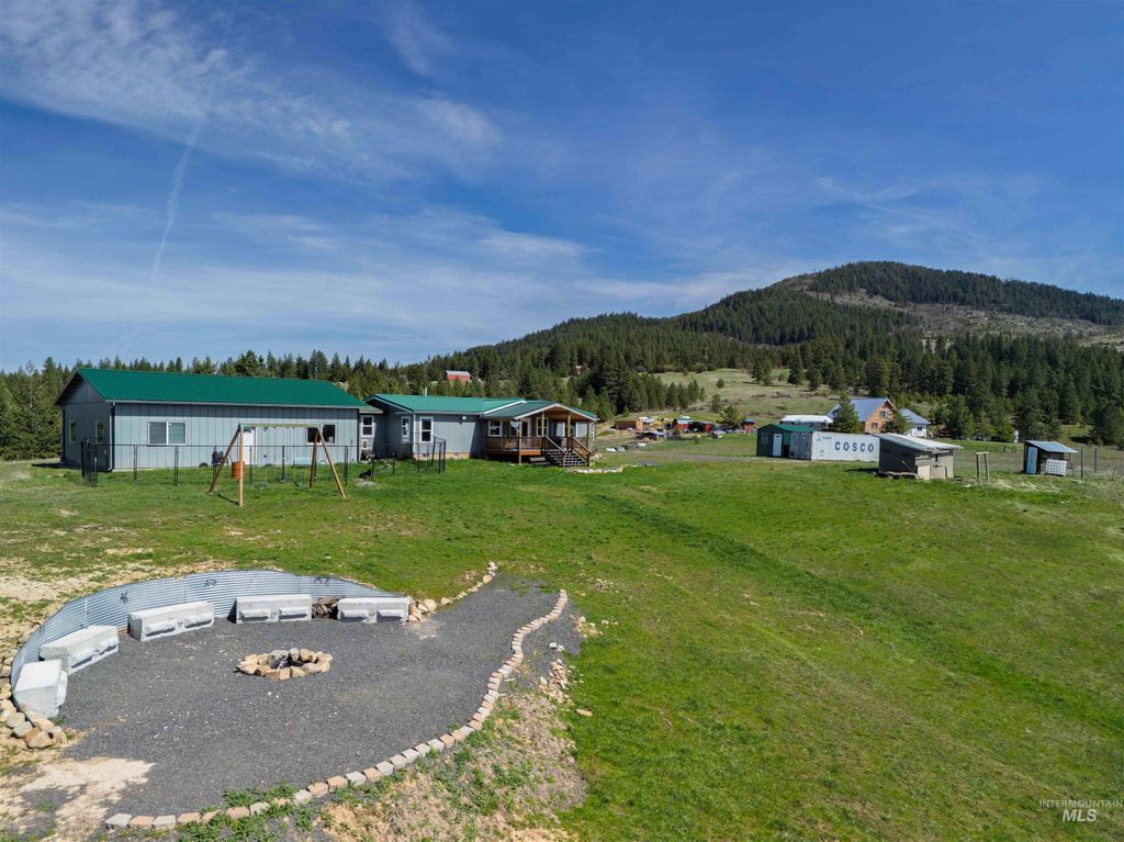 Photo of 1311 Gold Hill Rd, Princeton, ID 83857 (MLS # 98965198)