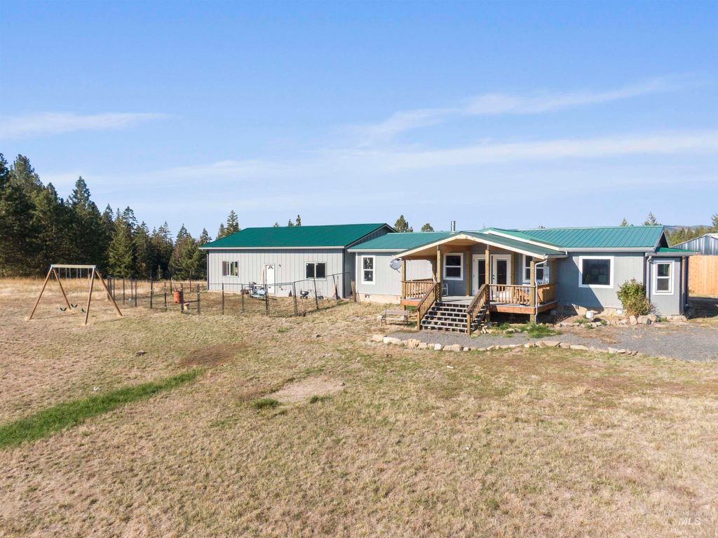 Photo of 1311 Gold Hill Rd, Princeton, ID 83857 (MLS # 98965198)
