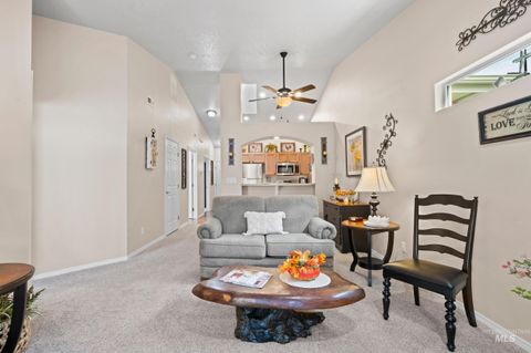 Photo of 105 E Waterbury Ln, Meridian, ID 83646 (MLS # 98962472)