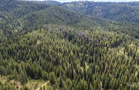 Photo of 42 Clear Creek Road, Cascade, ID 83611 (MLS # 98915555)