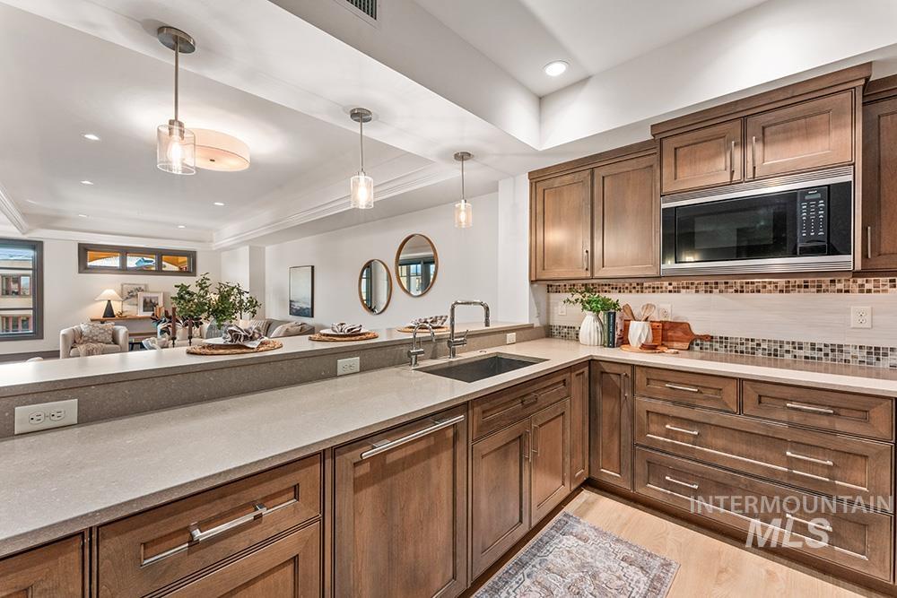 3005 W Crescent Rim Dr