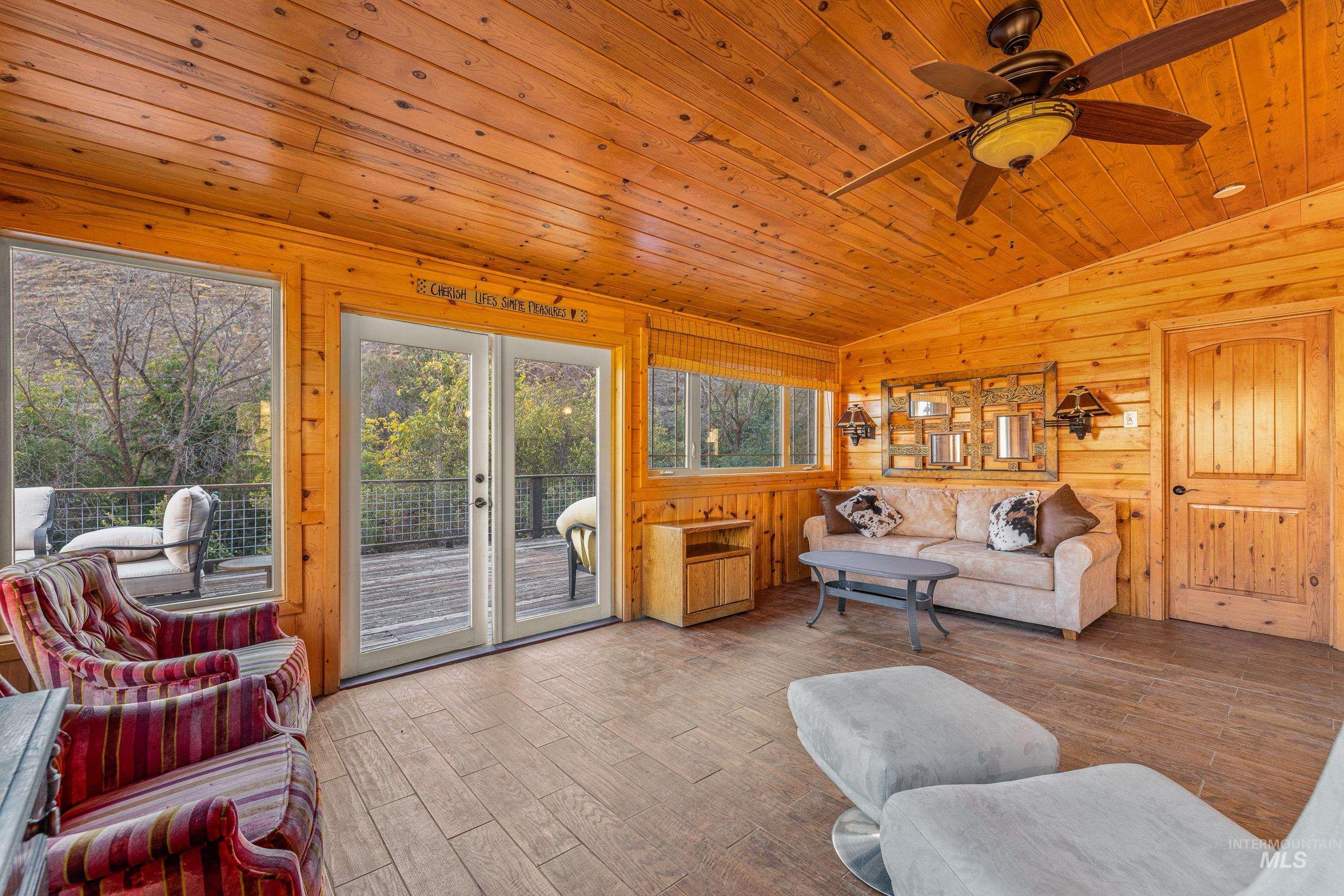236 Seven U Ranch Road