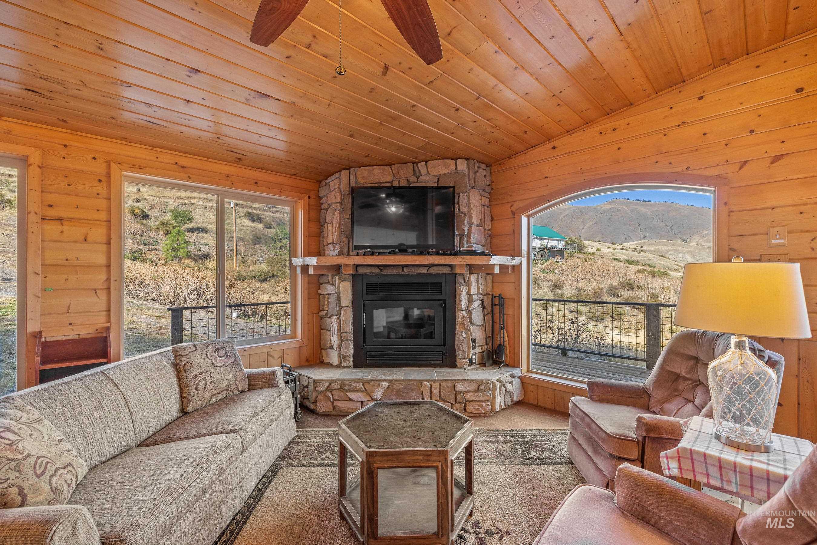 236 Seven U Ranch Road