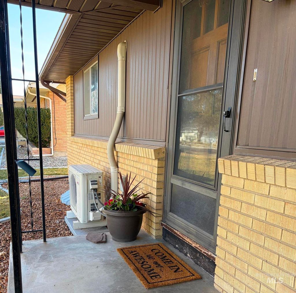 Photo of 744 Northview Drive, Twin Falls, ID 83301 (MLS # 98976071)