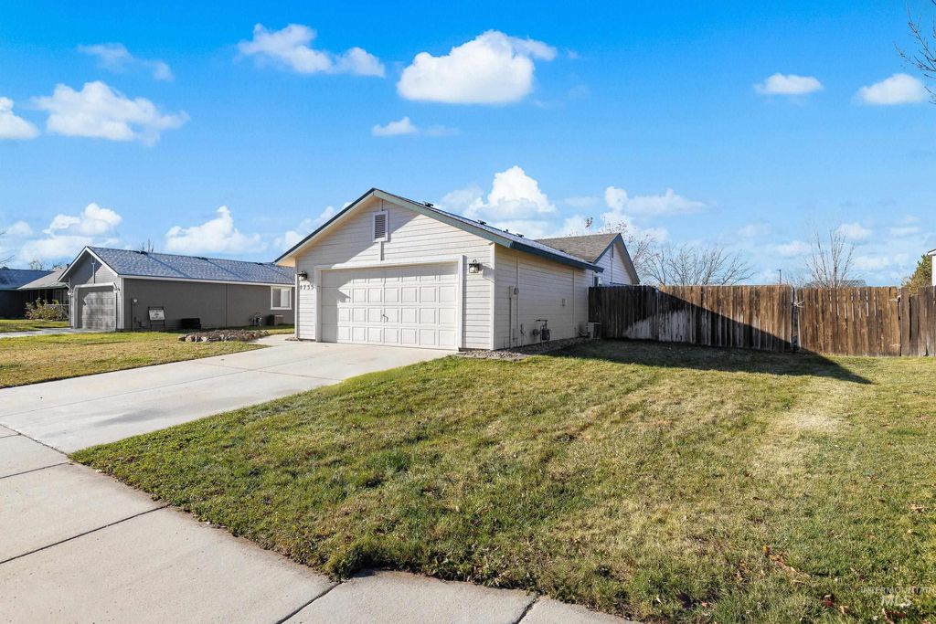 Photo of 4735 S Rawhide Ave, Boise, ID 83709 (MLS # 98969391)