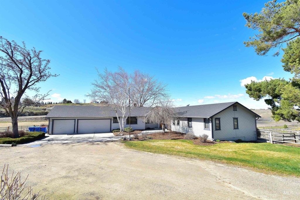 Photo of 5035 Willow Creek, Eagle, ID 83616 (MLS # 98977114)