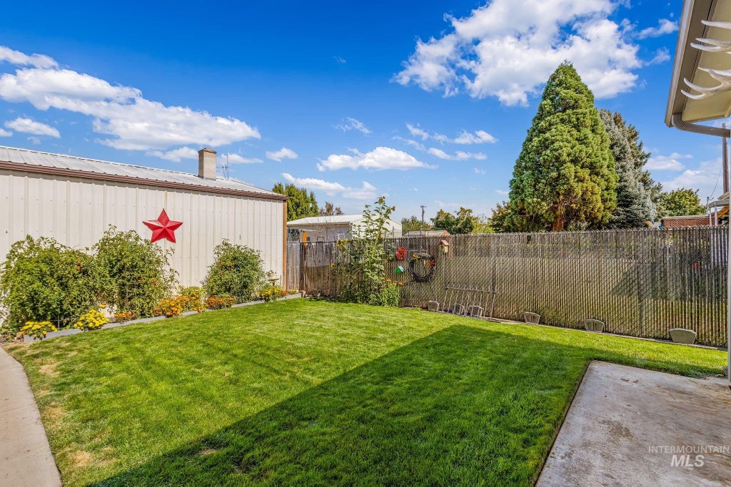 Photo of 1231 Airway Ave, Lewiston, ID 83501 (MLS # 99001260)