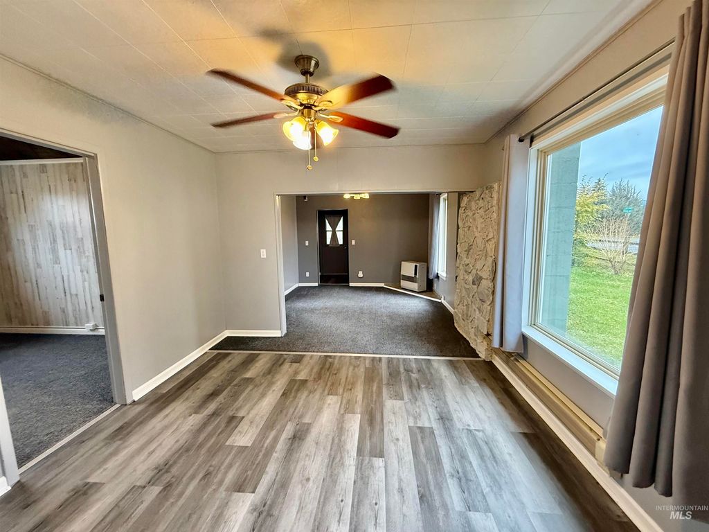 Photo of 522 Ellis Ave, Winchester, ID 83555 (MLS # 98967334)