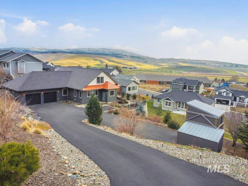 Photo of 763 Indian Hills Dr, Moscow, ID 83843 (MLS # 98972862)