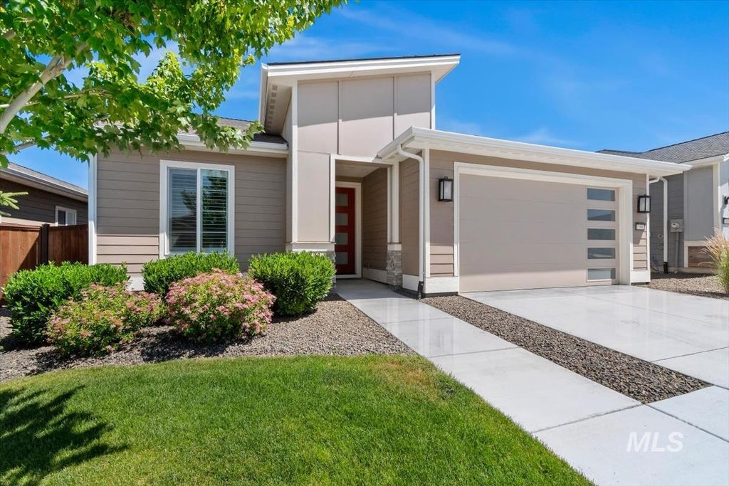 Photo of 11992 W Bravery Ln, Kuna, ID 83634 (MLS # 98990706)