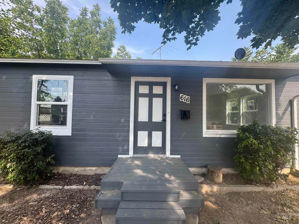 Photo of 616 S Olive St, Nampa, ID 83686 (MLS # 98998242)