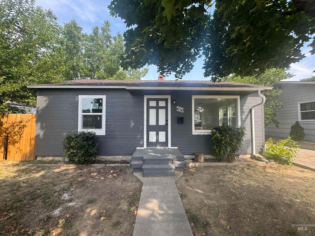 Photo of 616 S Olive St, Nampa, ID 83686 (MLS # 98998242)