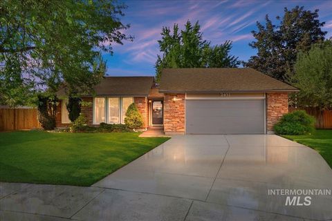 Photo of 3451 E Immigrant Pass Drive, Boise, ID 83716 (MLS # 98964216)