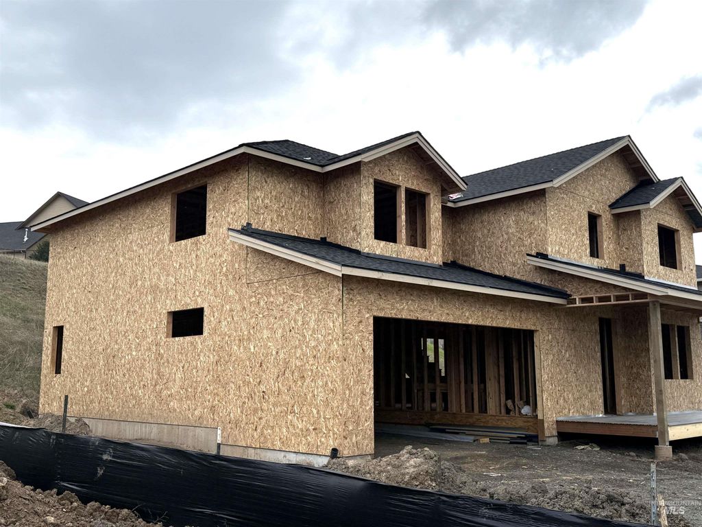 Photo of 2531 E 3rd St, Moscow, ID 83843 (MLS # 98982008)