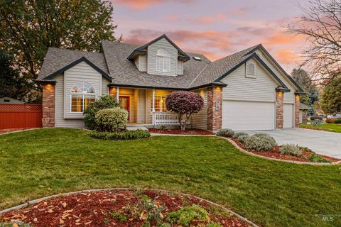 Photo of 5180 N Riverfront Drive, Garden City, ID 83714 (MLS # 98966682)