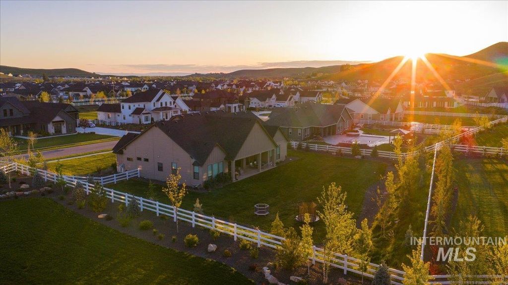 Photo of 7664 W Diamond Lake Dr, Boise, ID 83714 (MLS # 98984468)