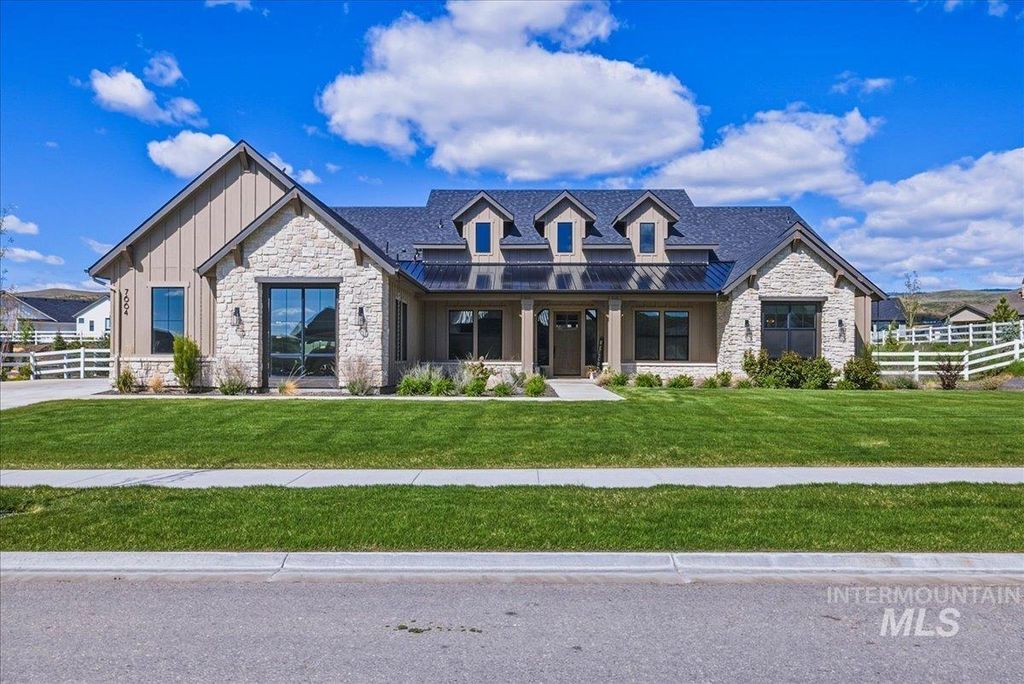 Photo of 7664 W Diamond Lake Dr, Boise, ID 83714 (MLS # 98984468)