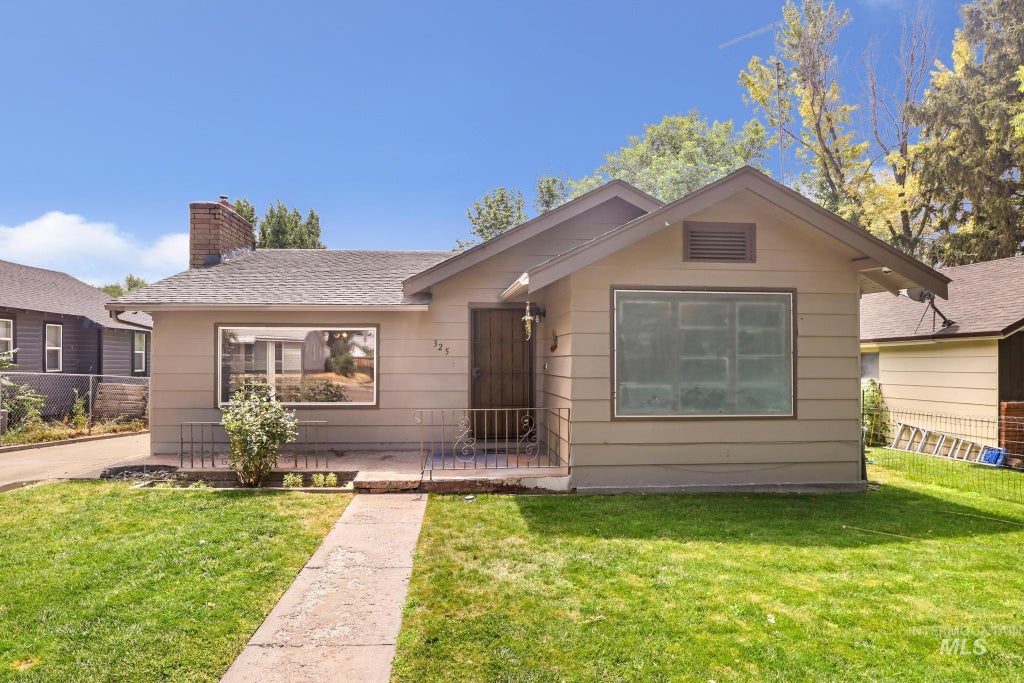 Photo of 325 East Ave D, Jerome, ID 83338 (MLS # 98995538)