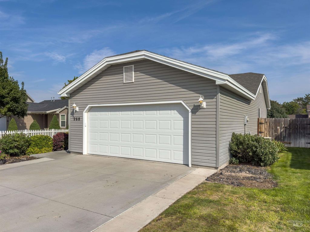 Photo of 268 Seven Springs Ave, Twin Falls, ID 83301 (MLS # 98960325)