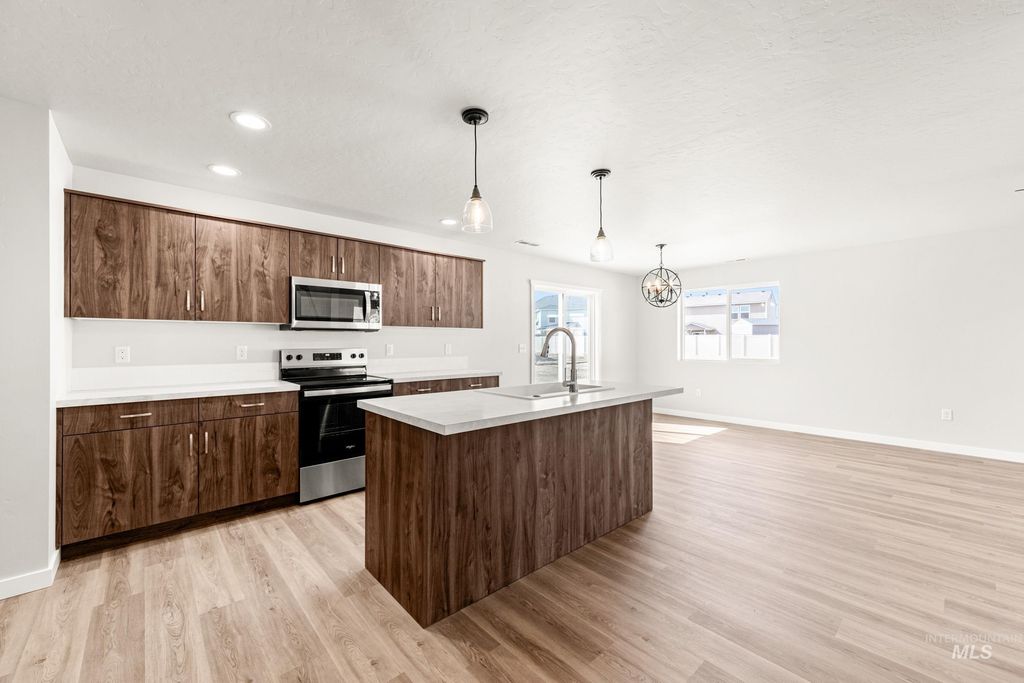 Photo of 13723 Inman Ct, Caldwell, ID 83607 (MLS # 98978574)