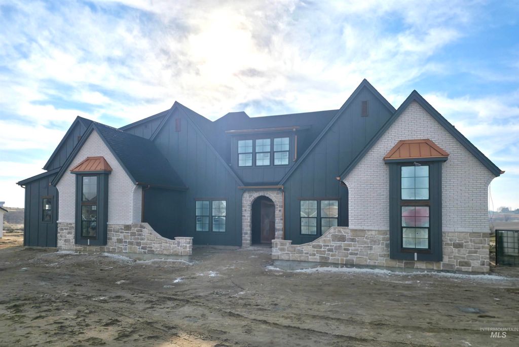 Photo of 27463 Iron Horse Dr, Caldwell, ID 83607 (MLS # 98969318)